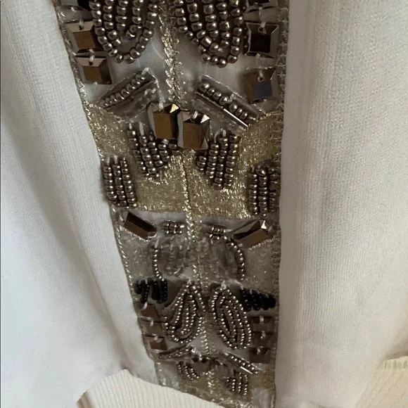 Carmen Marc Valvo Silver Beaded V-Neck Sleeveless Camisole - Picture 4 of 5